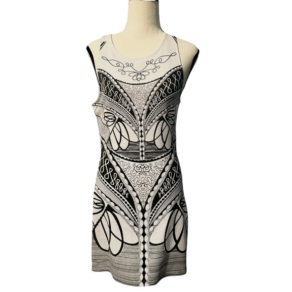 MINKPINK Dresses & Skirts - Black and white MINKPINK mini dress 👗